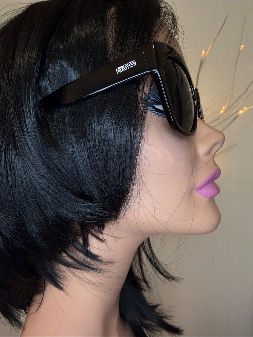 Reaction Kenneth Cole GUC sunglasses black with White generic case